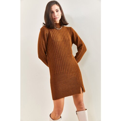 Bianco Lucci Women&amp;#039;s Ribbed Knitwear Dress with a Slit Hem Slike