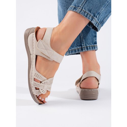 Shelvt Light beige women's sandals on a low wedge Cijene