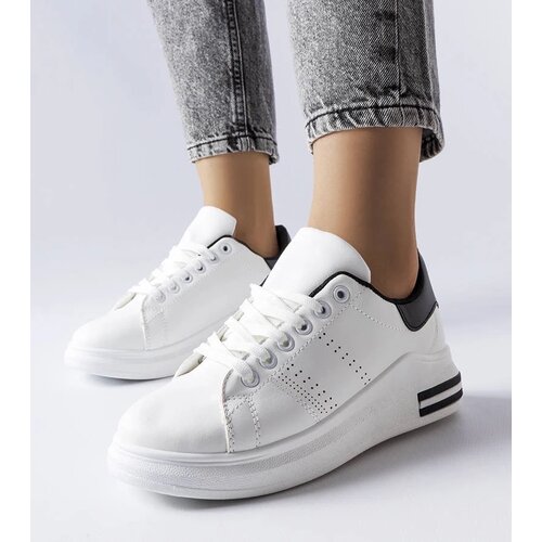 D/CEO White trainers Justar Cene
