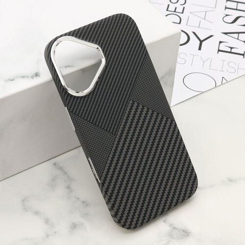  Maska UrbanMesh za iPhone 16 Slike