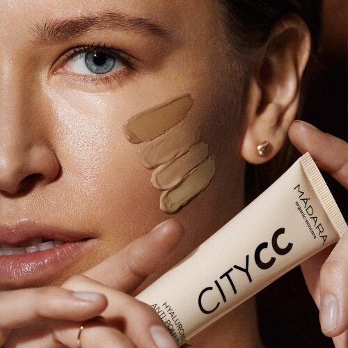 M&amp;Aacute;DARA CITY CC Anti-Pollution CC Cream SPF 15 - Medium Slike