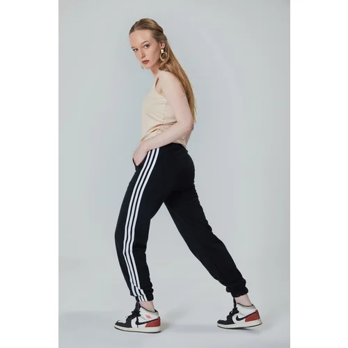 HAKKE Women's Black Striped Comfortable Basic Sweatpants