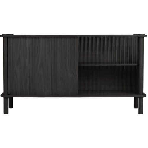 UMAGE Crna vitrina od punog hrasta s kliznim vratima 135x73,5x48 cm Italic – Cijene