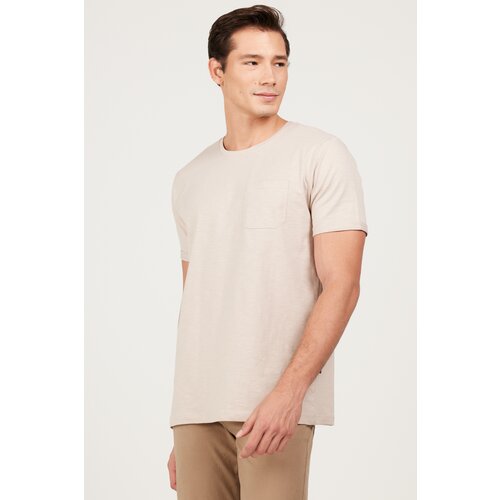 AC&Co / Altınyıldız Classics Men's Beige Slim Fit Narrow Cut 100% Cotton Crew Neck T-Shirt with Pockets Slike