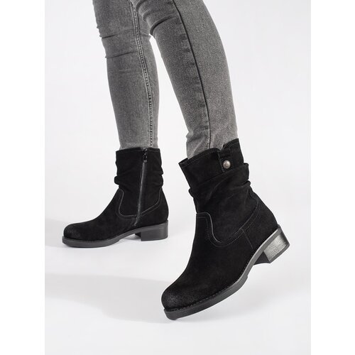 Sergio Leone Black leather ankle boots with a crinkled upper Slike