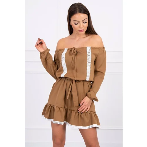 Kesi Dress with shoulders and lace camel