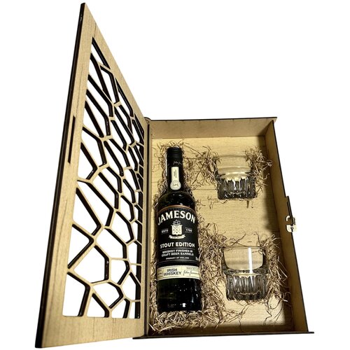 Jameson Stout Edition Gift Box 2 ča&amp;scaron;e - model saće Slike
