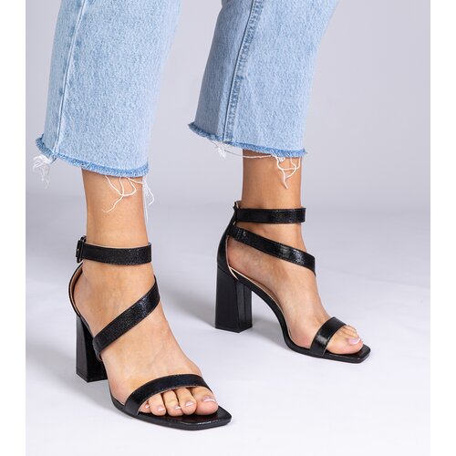 D/CEO marka niezdefiniowana Black block heel sandals with buckle Runaz Cene