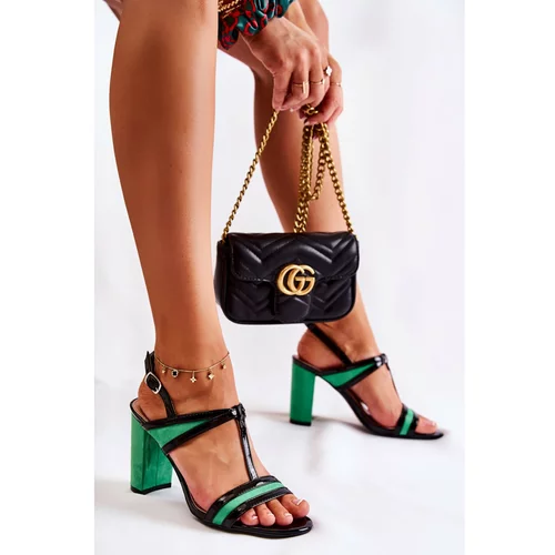 Kesi Fashionable Leather Sandals On A Bar Green Passion